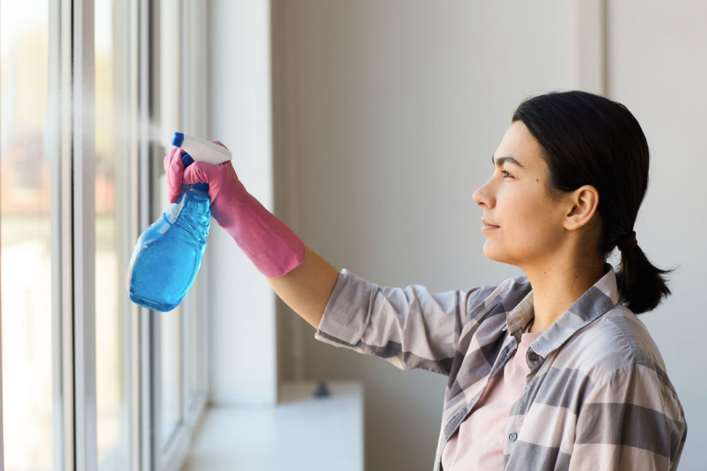 cleaning the window 2021 08 28 14 55 11 utc